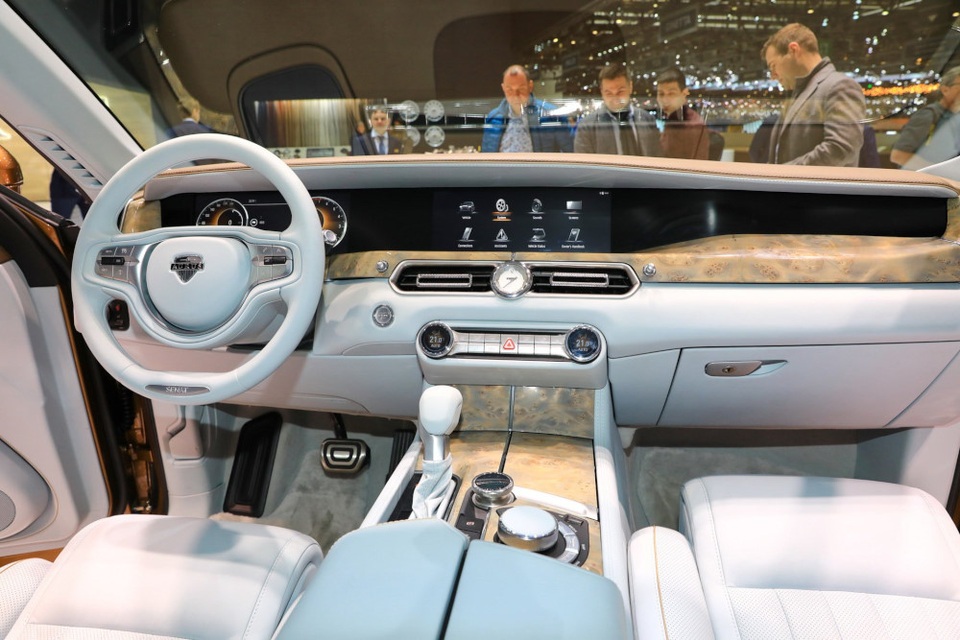 Rolls-Royce của nước Nga chốt giá tương đương hơn 6 tỉ đồng - 8 Rolls-Royce của nước Nga chốt giá tương đương hơn 6 tỉ đồng - 8