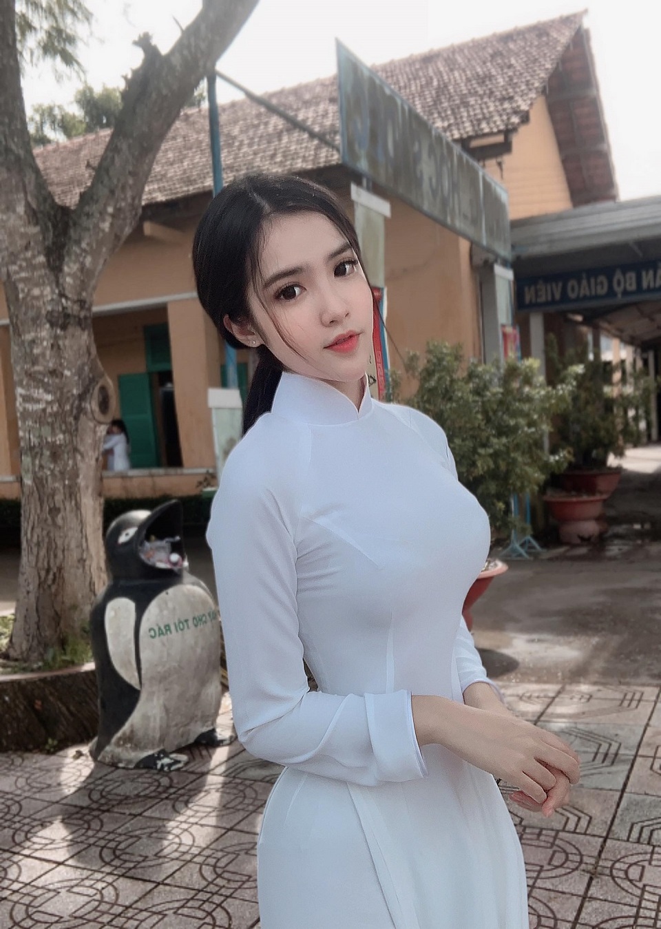 Chân dung nữ sinh mang hai dòng máu Việt - Trung gây “sốt” mạng - 2 Chân dung nữ sinh mang hai dòng máu Việt - Trung gây “sốt” mạng - 2