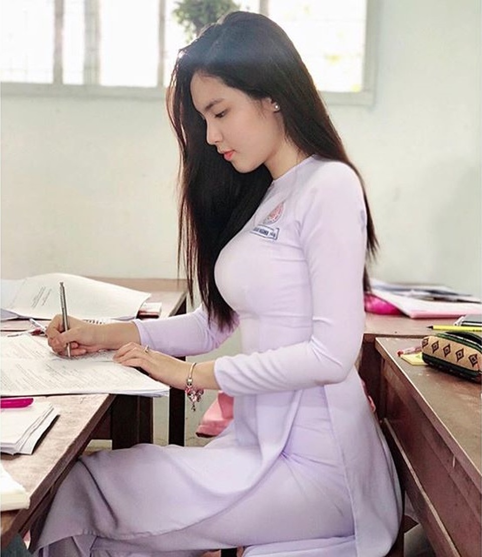 Chân dung nữ sinh mang hai dòng máu Việt - Trung gây “sốt” mạng - 1 Chân dung nữ sinh mang hai dòng máu Việt - Trung gây “sốt” mạng - 1