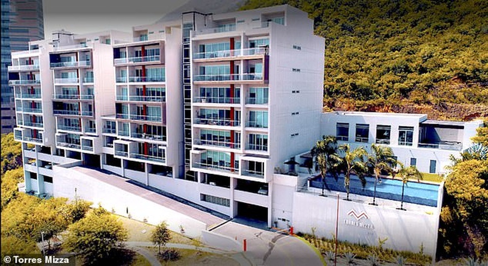 Cô gái ngã từ tầng 6 vì tạo dáng trên ban công để chụp ảnh “sống ảo” - 3 Cô gái ngã từ tầng 6 vì tạo dáng trên ban công để chụp ảnh “sống ảo” - 3