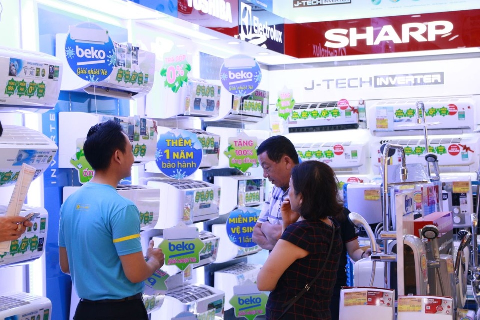 Bán máy lạnh gấp đôi cùng kỳ, Điện máy Xanh chiếm trọn 40% thị phần - 2 Bán máy lạnh gấp đôi cùng kỳ, Điện máy Xanh chiếm trọn 40% thị phần - 2