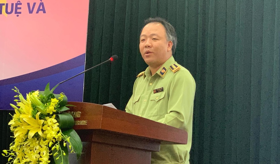 Nhiều người thu nhập thấp nhưng thích đồ hiệu, biết giả, nhái vẫn mua - 1 Nhiều người thu nhập thấp nhưng thích đồ hiệu, biết giả, nhái vẫn mua - 1