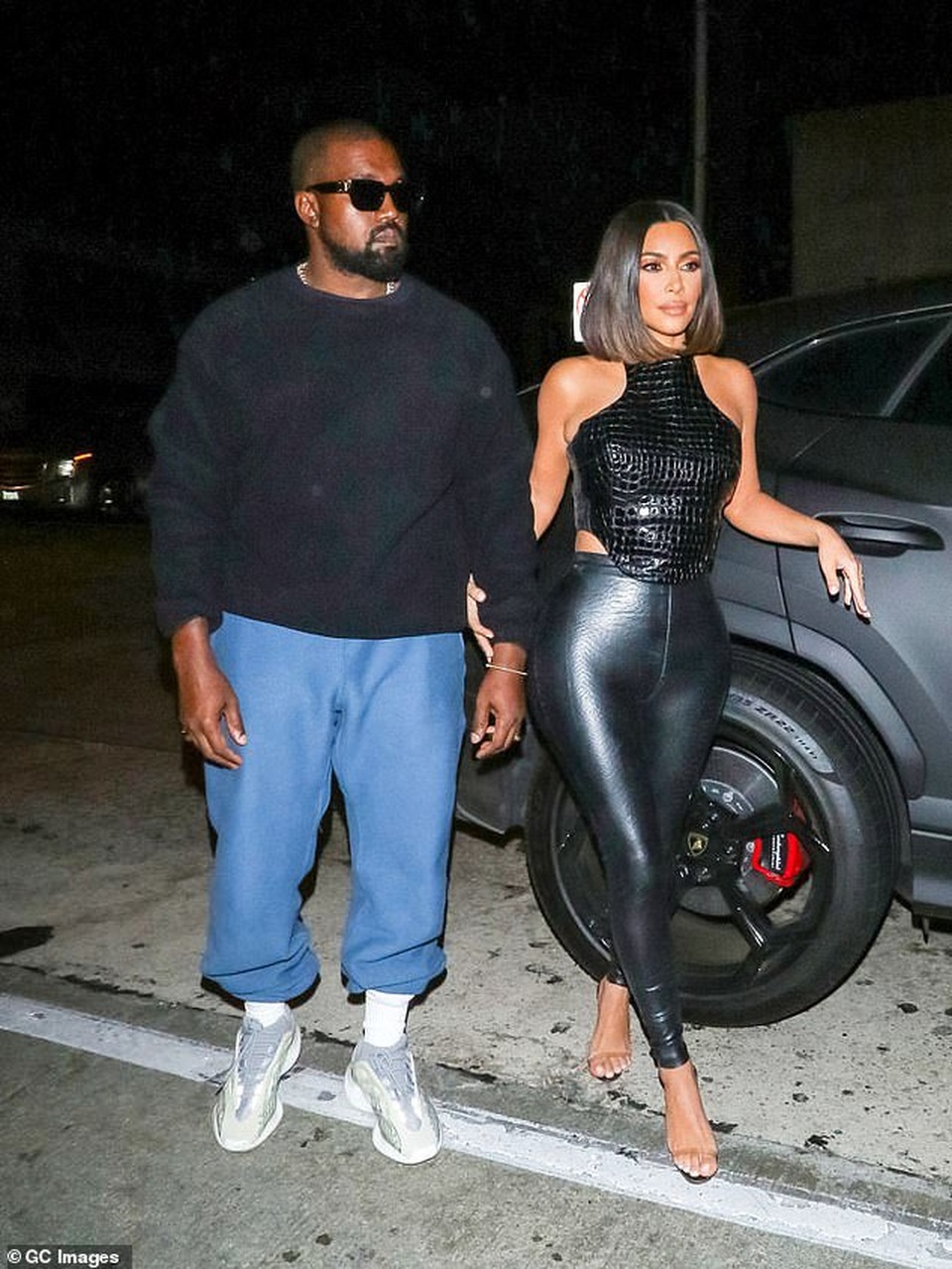 Kim Kardashian thừa nhận với chồng là phí thời gian khi hẹn hò người khác - 8 Kim Kardashian thừa nhận với chồng là phí thời gian khi hẹn hò người khác - 8