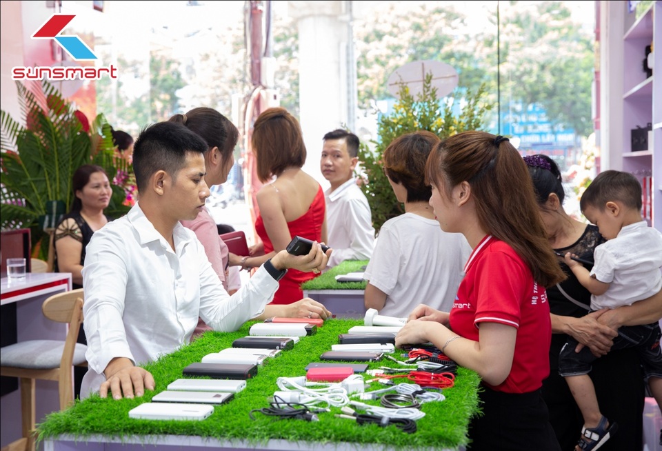 Giấc mơ hạn chế phụ kiện điện thoại, đồ chơi công nghệ trôi nổi của SunSmart - 3 Giấc mơ hạn chế phụ kiện điện thoại, đồ chơi công nghệ trôi nổi của SunSmart - 3