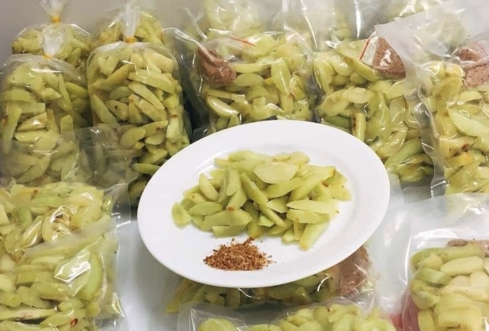 Loại quả rừng đem muối dưa bỗng gây sốt khắp Hà thành - 1 Loại quả rừng đem muối dưa bỗng gây sốt khắp Hà thành - 1