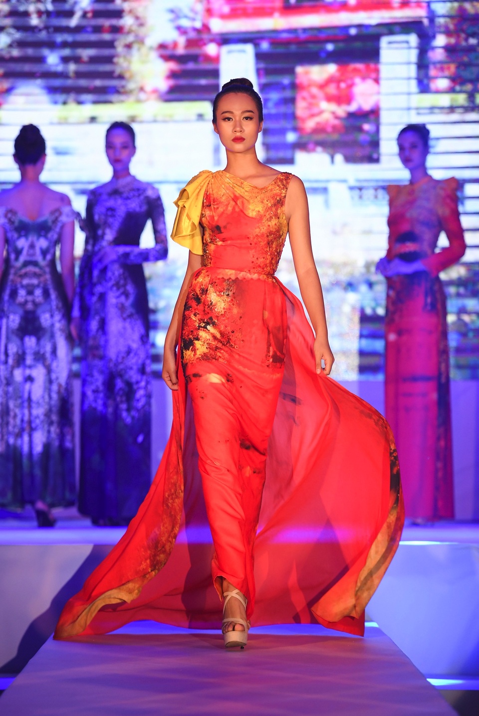 NTK Đỗ Trịnh Hoài Nam sẽ trình diễn mở màn New York Couture Fashion Week 2019 - 2 NTK Đỗ Trịnh Hoài Nam sẽ trình diễn mở màn New York Couture Fashion Week 2019 - 2