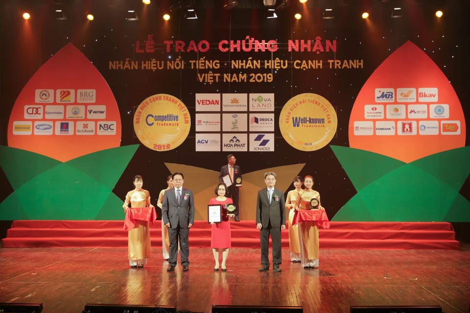 Tập đoàn Hòa Phát lọt Top 10 Nhãn hiệu nổi tiếng nhất Việt Nam 2019 - 1 Tập đoàn Hòa Phát lọt Top 10 Nhãn hiệu nổi tiếng nhất Việt Nam 2019 - 1