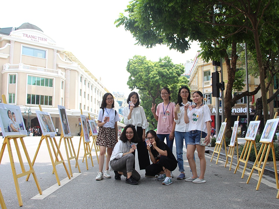 Hà Nội: Triển lãm ảnh về trẻ khuyết tật - 2 Hà Nội: Triển lãm ảnh về trẻ khuyết tật - 2