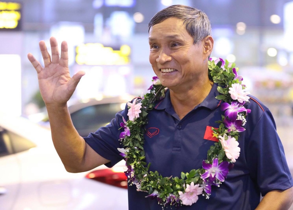 Đội tuyển nữ Việt Nam về nước, được thưởng hơn 2 tỷ đồng - 4 Đội tuyển nữ Việt Nam về nước, được thưởng hơn 2 tỷ đồng - 4