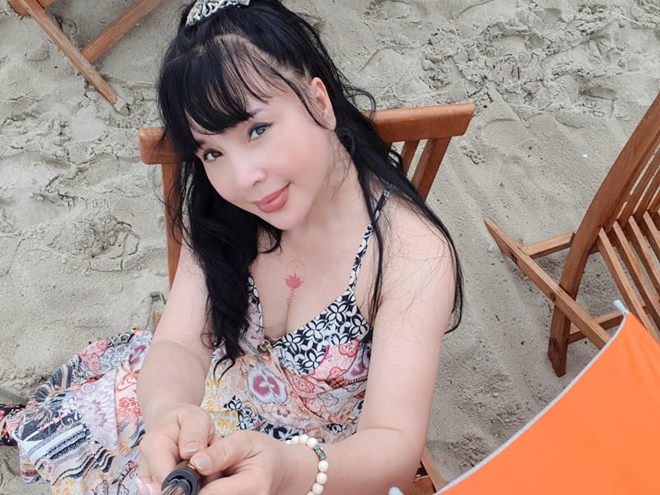 NSND Lan Hương khoe nhan sắc gợi cảm táo bạo ở tuổi 56 - 3 NSND Lan Hương khoe nhan sắc gợi cảm táo bạo ở tuổi 56 - 3
