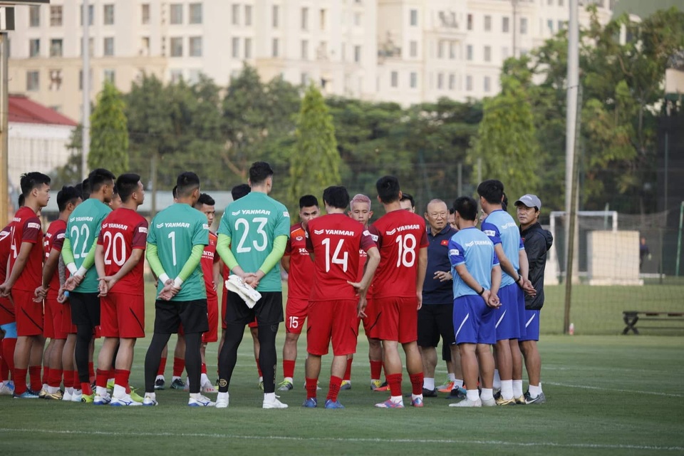Quế Ngọc Hải tự tin khoá chặt Messi Thái Lan Chanathip - 7 Quế Ngọc Hải tự tin khoá chặt Messi Thái Lan Chanathip - 7