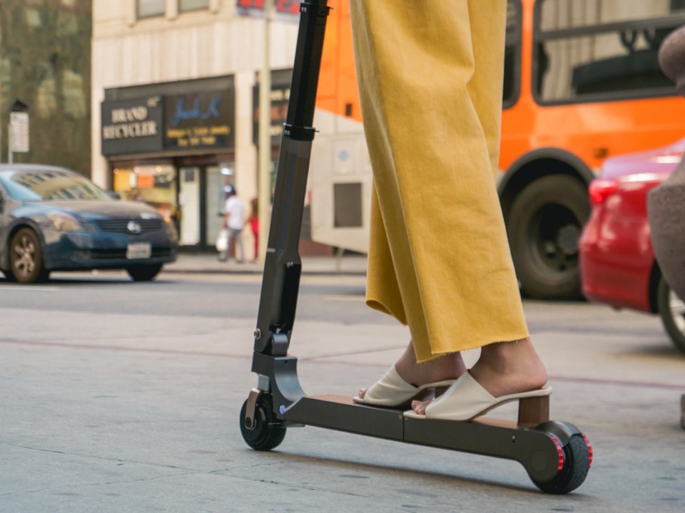 Hyundai ra mắt scooter chạy điện siêu gọn nhẹ - 1 Hyundai ra mắt scooter chạy điện siêu gọn nhẹ - 1