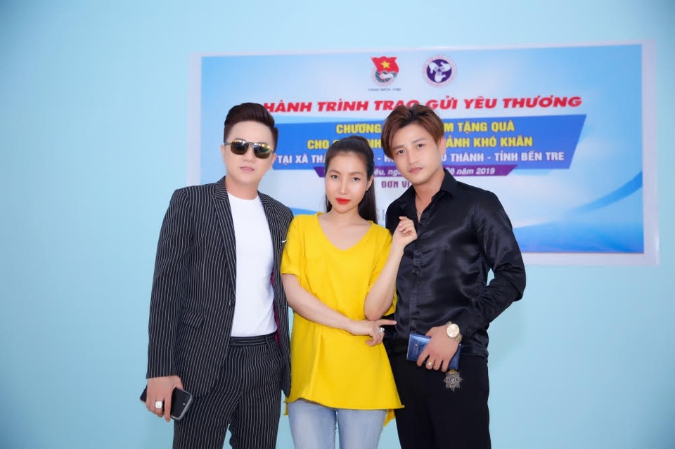 Á hậu Đoàn Thanh Tuyền xúc động khi về thăm quê nhà Bến Tre - 5 Á hậu Đoàn Thanh Tuyền xúc động khi về thăm quê nhà Bến Tre - 5