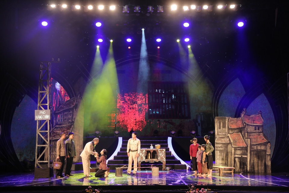 Theo chân Bác: Chương trình nghệ thuật sâu lắng và xúc động - 2 Theo chân Bác: Chương trình nghệ thuật sâu lắng và xúc động - 2