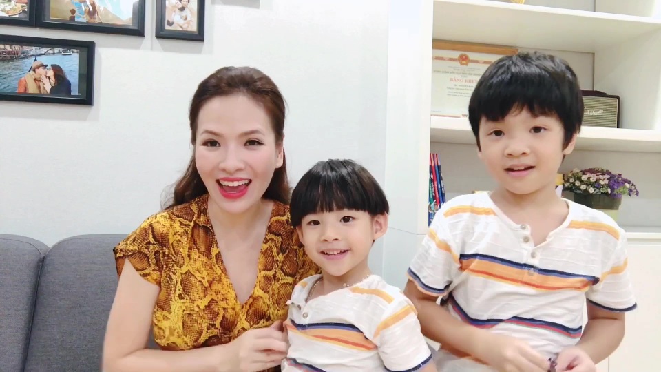 2 bé nhà Đan Lê - Khải Anh siêu đáng yêu trong clip cover Bé Gióng Care 100 - 1 2 bé nhà Đan Lê - Khải Anh siêu đáng yêu trong clip cover Bé Gióng Care 100 - 1