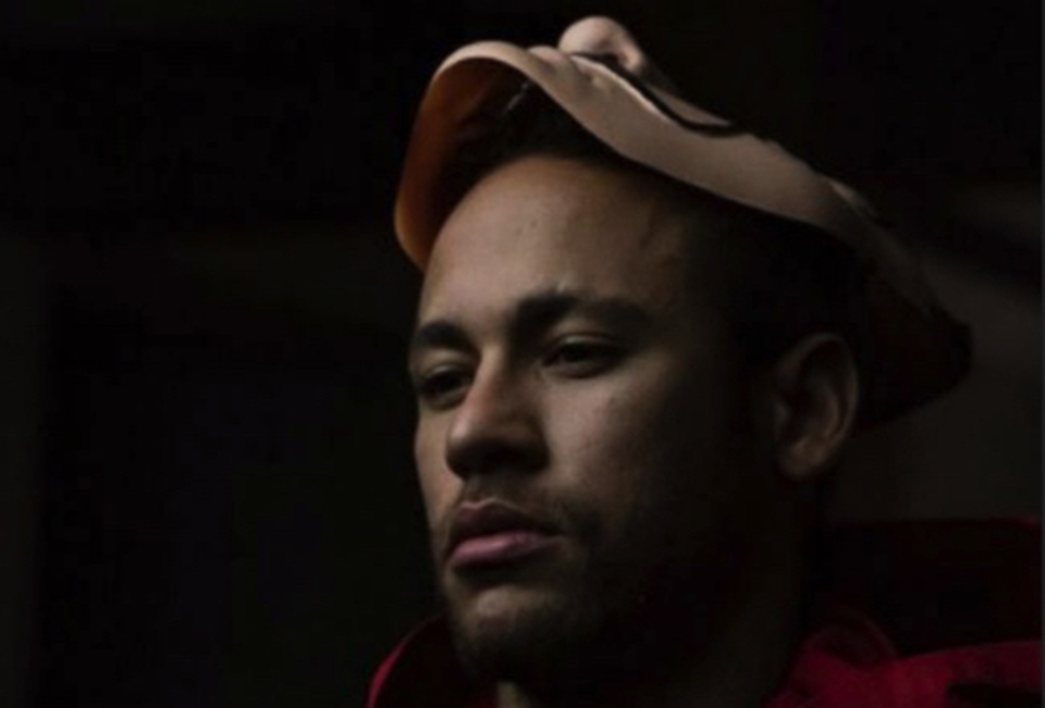 Giữa “bão” scandal, Neymar lại bất ngờ xuất hiện trên phim truyền hình - 1 Giữa “bão” scandal, Neymar lại bất ngờ xuất hiện trên phim truyền hình - 1