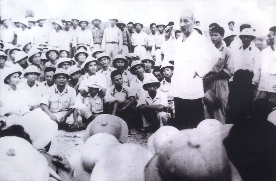 Trưng bày chuyên đề “Bác Hồ với Thanh Hóa - Thanh Hóa 50 năm thực hiện Di chúc của Bác” - 5 Trưng bày chuyên đề “Bác Hồ với Thanh Hóa - Thanh Hóa 50 năm thực hiện Di chúc của Bác” - 5