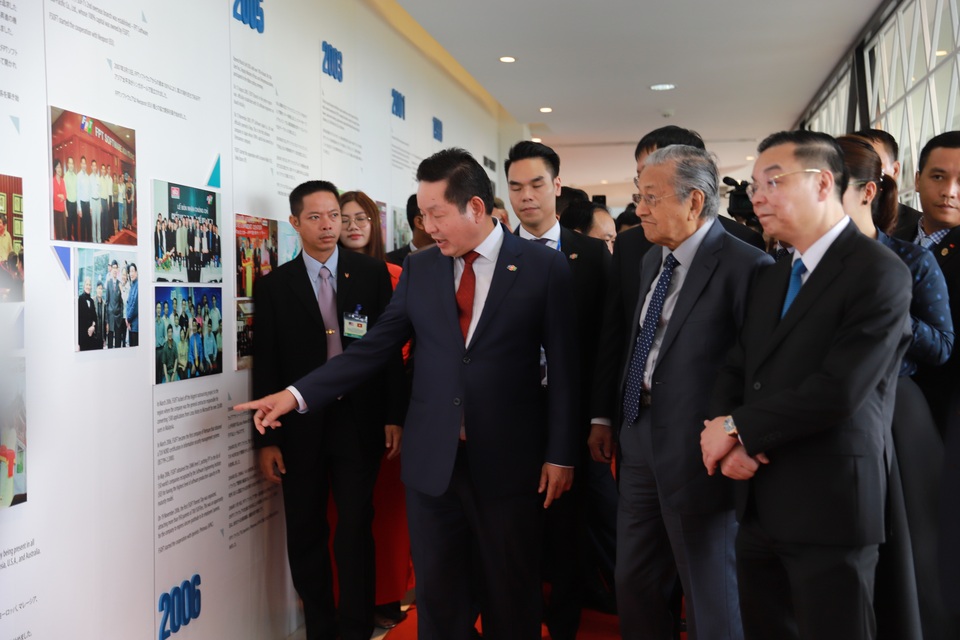 Thủ tướng Malaysia tới thăm khu công nghệ cao Hoà Lạc Thủ tướng Malaysia tới thăm khu công nghệ cao Hoà Lạc
