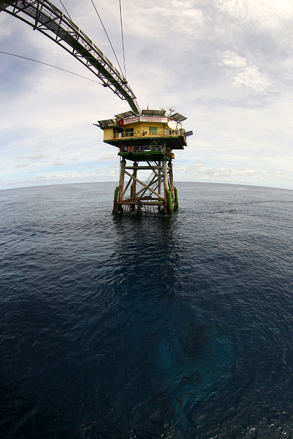 Đưa hình ảnh 15 Nhà giàn DK1 trên biển đảo quê hương đến gần thanh niên, sinh viên - 4