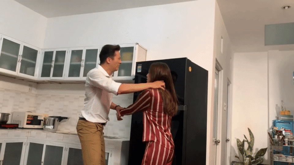 Quỳnh Nga bị “người yêu” túm tóc đánh bầm dập trong phim mới - 1 Quỳnh Nga bị “người yêu” túm tóc đánh bầm dập trong phim mới - 1