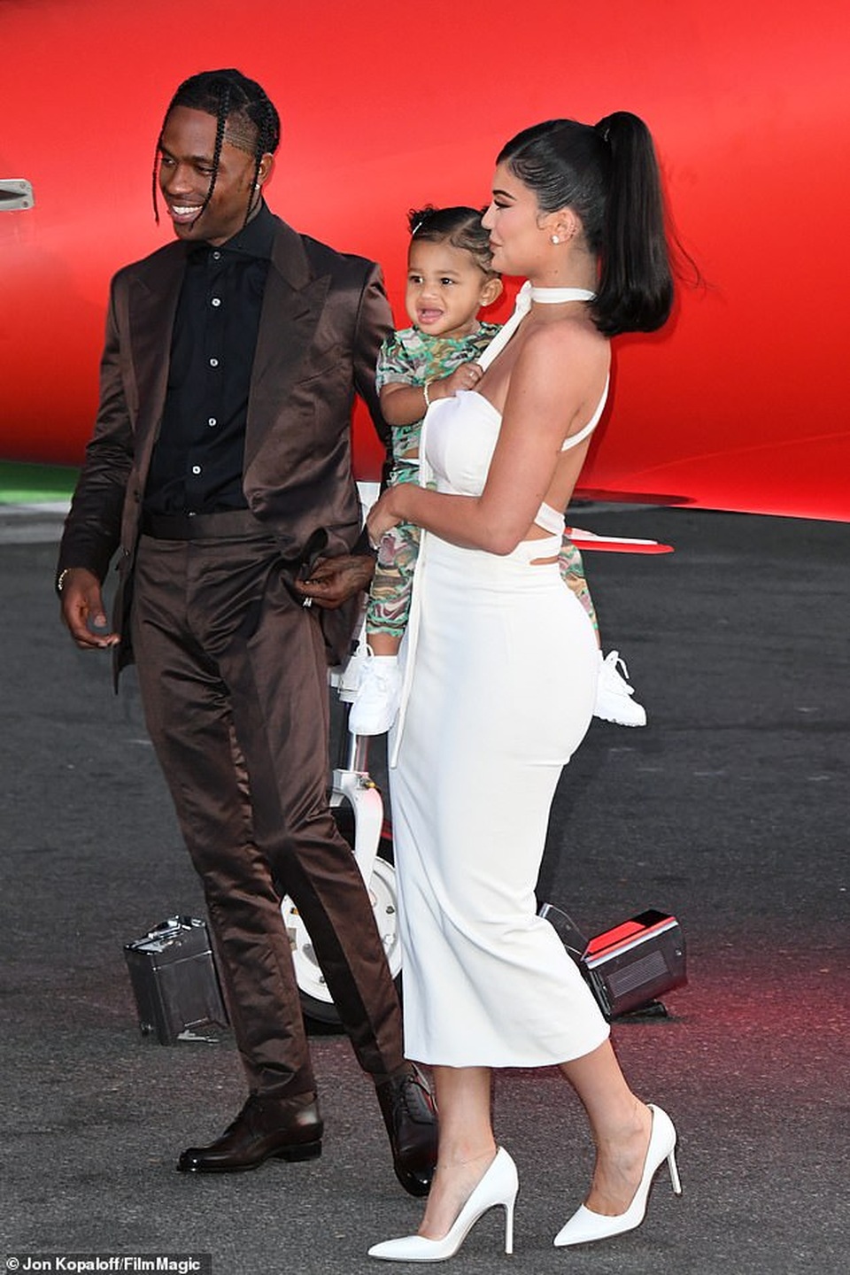 Kylie Jenner lần đầu đưa con gái nhỏ dự sự kiện - 8 Kylie Jenner lần đầu đưa con gái nhỏ dự sự kiện - 8