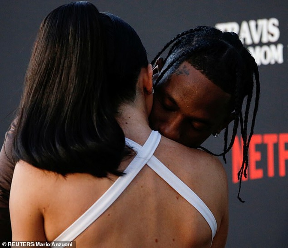 Kylie Jenner lần đầu đưa con gái nhỏ dự sự kiện - 10 Kylie Jenner lần đầu đưa con gái nhỏ dự sự kiện - 10