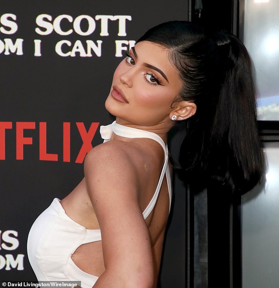 Kylie Jenner lần đầu đưa con gái nhỏ dự sự kiện - 6 Kylie Jenner lần đầu đưa con gái nhỏ dự sự kiện - 6