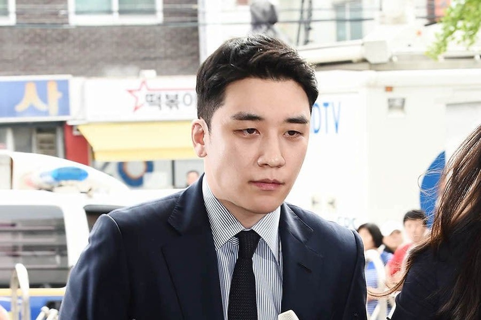 Seungri tới sở cảnh sát để điều tra hành vi đánh bạc trái phép - 1 Seungri tới sở cảnh sát để điều tra hành vi đánh bạc trái phép - 1