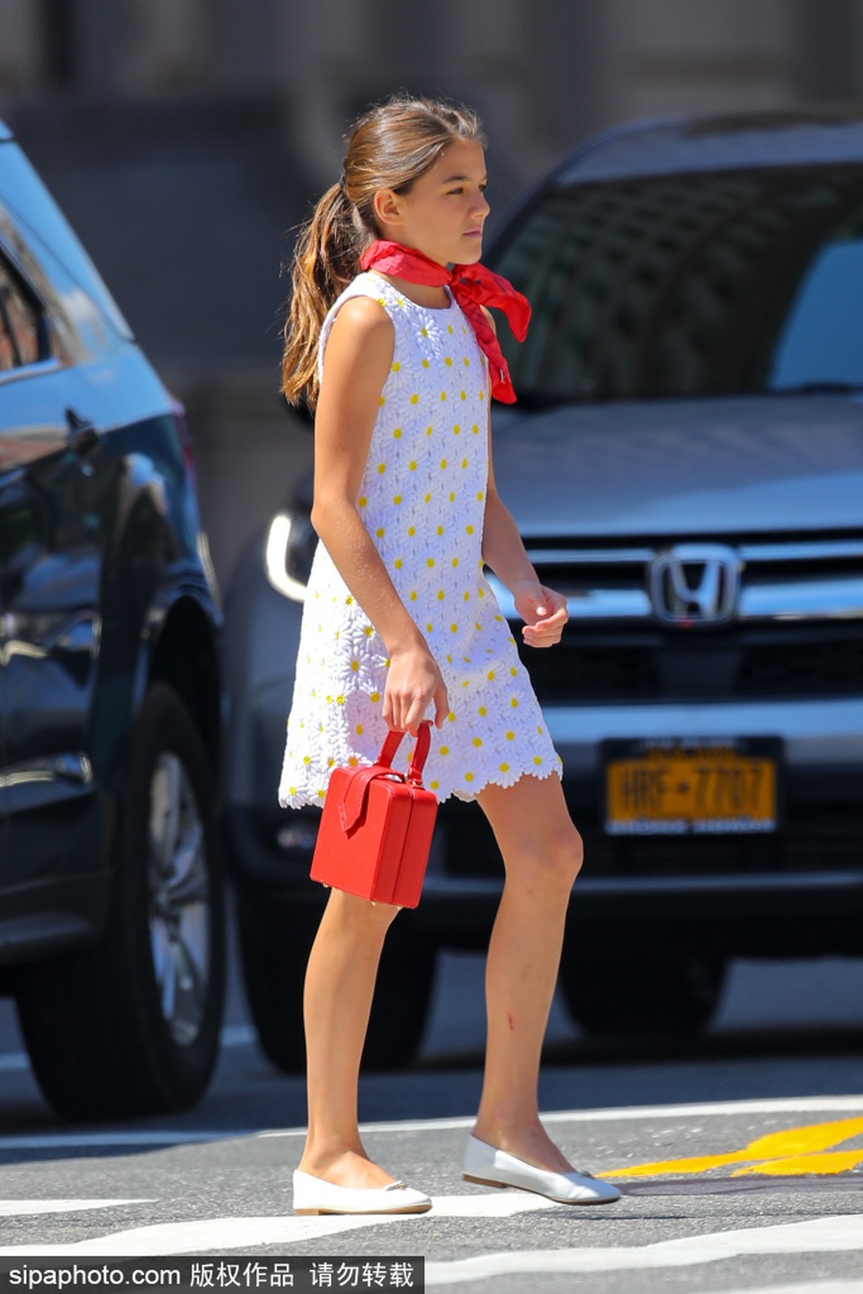 13 tuổi, Suri Cruise đã ra dáng thiếu nữ - 4 13 tuổi, Suri Cruise đã ra dáng thiếu nữ - 4