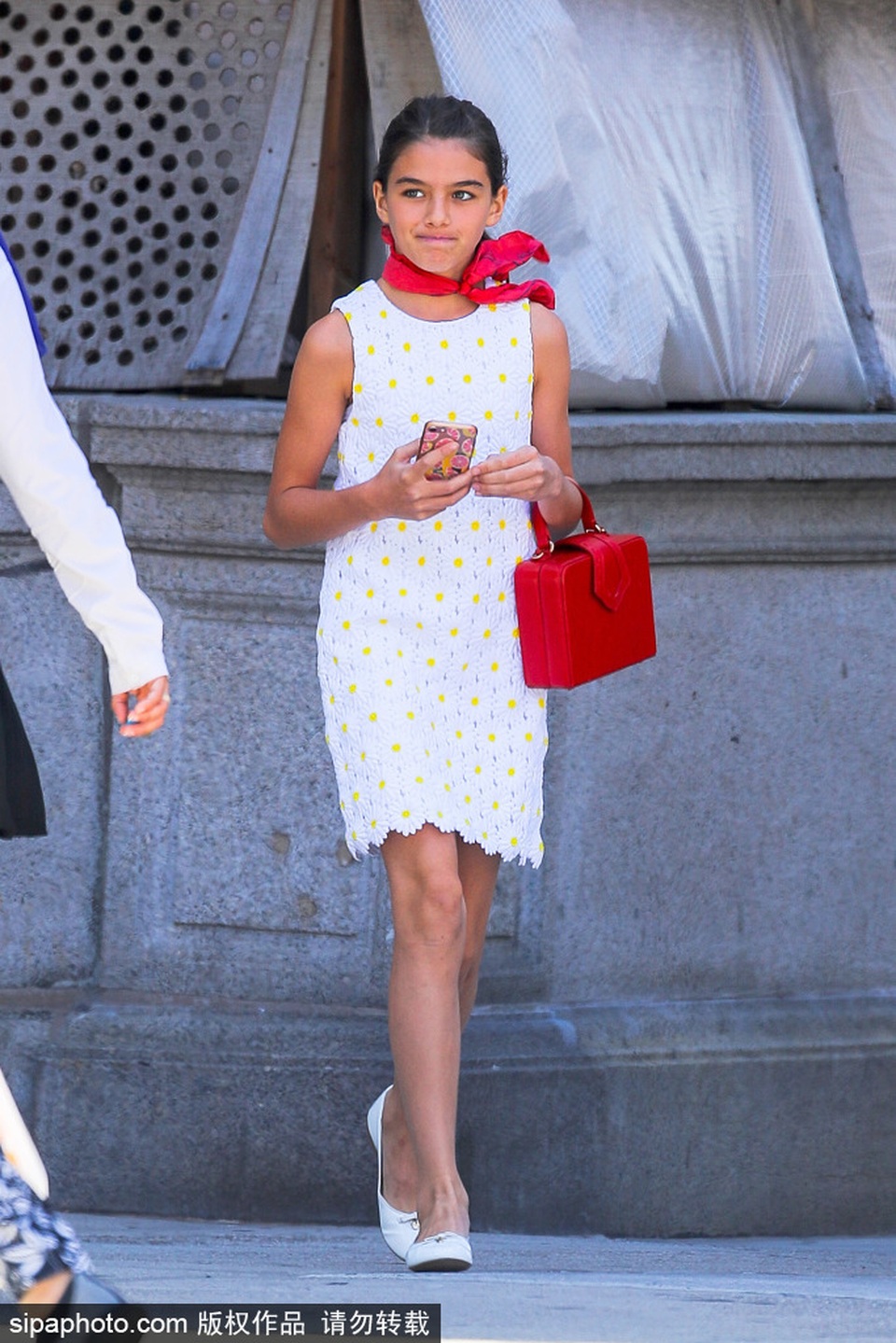 13 tuổi, Suri Cruise đã ra dáng thiếu nữ - 9 13 tuổi, Suri Cruise đã ra dáng thiếu nữ - 9