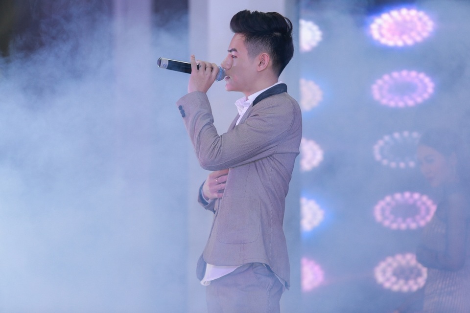 Đan Trường vẫn trẻ trung ở tuổi ngoài 40 - 1