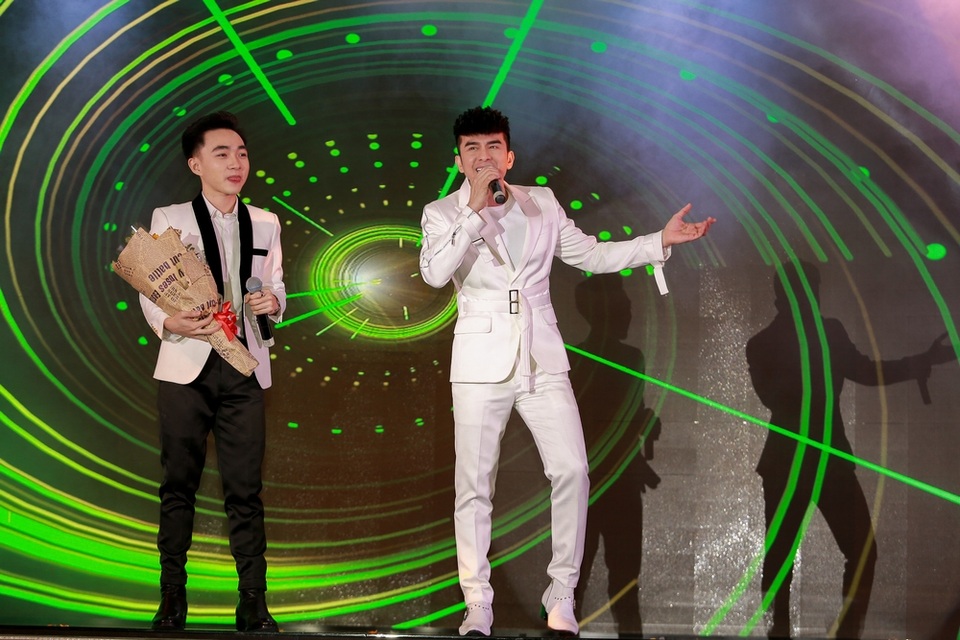 Đan Trường vẫn trẻ trung ở tuổi ngoài 40 - 4