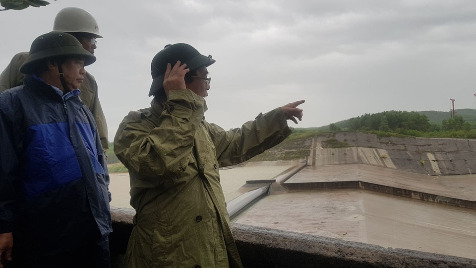 Tìm mọi cách để ứng phó khi bão số 4 sắp đổ bộ - 14 Tìm mọi cách để ứng phó khi bão số 4 sắp đổ bộ - 14
