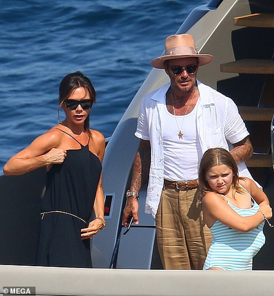 Khoảnh khắc ngọt ngào của Victoria Beckham bên chồng - 6 Khoảnh khắc ngọt ngào của Victoria Beckham bên chồng - 6