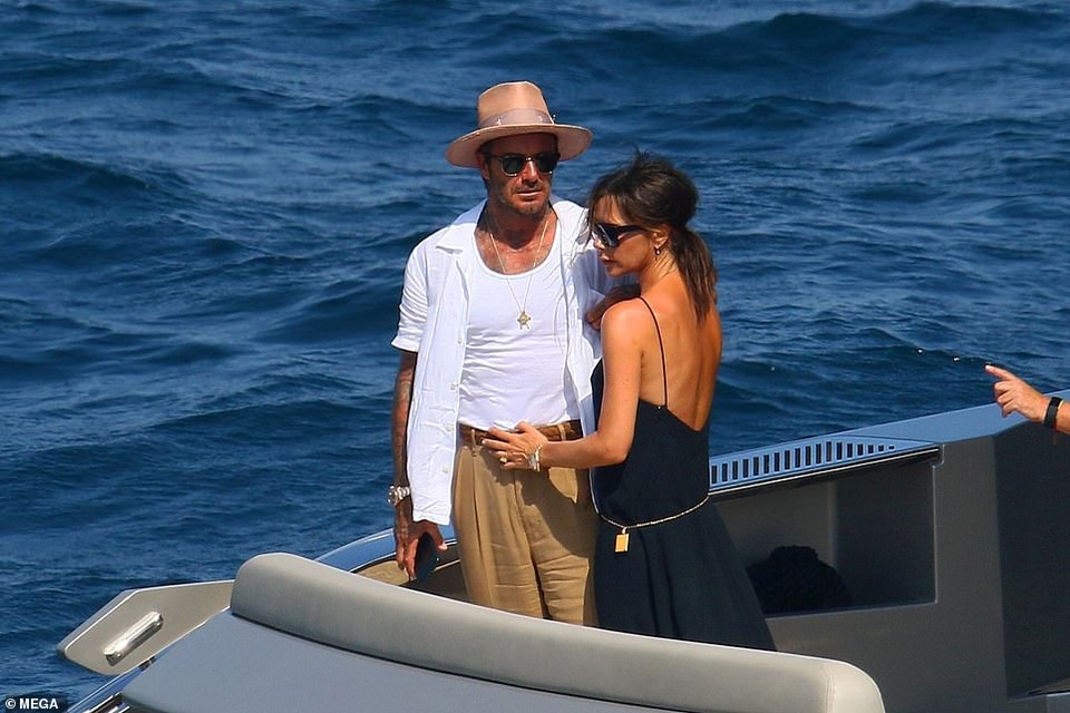 Khoảnh khắc ngọt ngào của Victoria Beckham bên chồng - 5 Khoảnh khắc ngọt ngào của Victoria Beckham bên chồng - 5