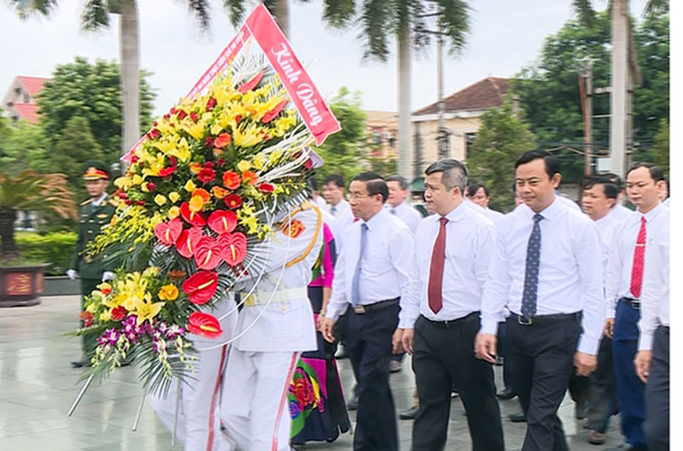 Hà Tĩnh: Vinh danh hơn 900 gương điển hình về học tập và làm theo lời Bác - 1