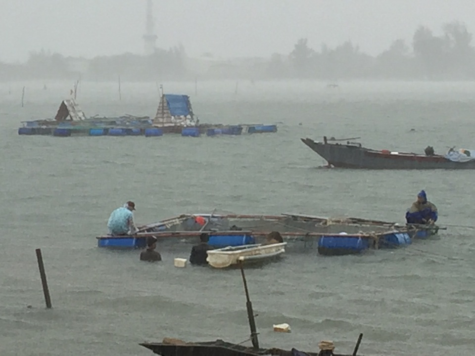 Tìm mọi cách để ứng phó khi bão số 4 sắp đổ bộ - 16 Tìm mọi cách để ứng phó khi bão số 4 sắp đổ bộ - 16