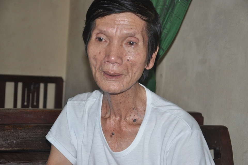 Ông bệnh tim chăm bà bị ung thư xúc động nhận số tiền gần 85 triệu đồng của bạn đọc giúp đỡ - 3 Ông bệnh tim chăm bà bị ung thư xúc động nhận số tiền gần 85 triệu đồng của bạn đọc giúp đỡ - 3