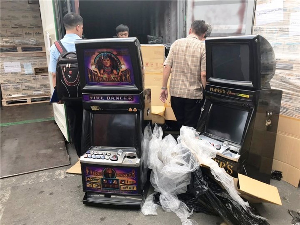Sẽ khởi tố doanh nghiệp nhập máy đánh bạc nhưng khai bàn làm việc - 1 Sẽ khởi tố doanh nghiệp nhập máy đánh bạc nhưng khai bàn làm việc - 1