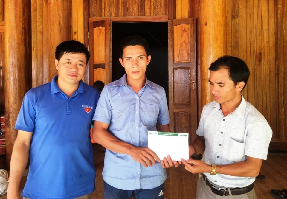 Gia đình 6 người mất tích trong lũ dữ, mới tìm được 3 thi thể  - 1