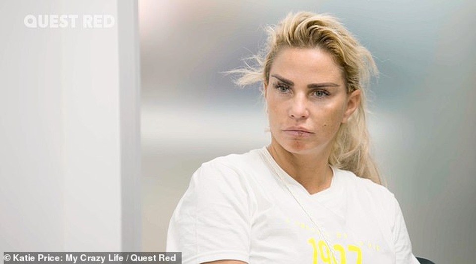 Katie Price lại tiếp tục dao kéo sau khi phẫu thuật hỏng - 8 Katie Price lại tiếp tục dao kéo sau khi phẫu thuật hỏng - 8
