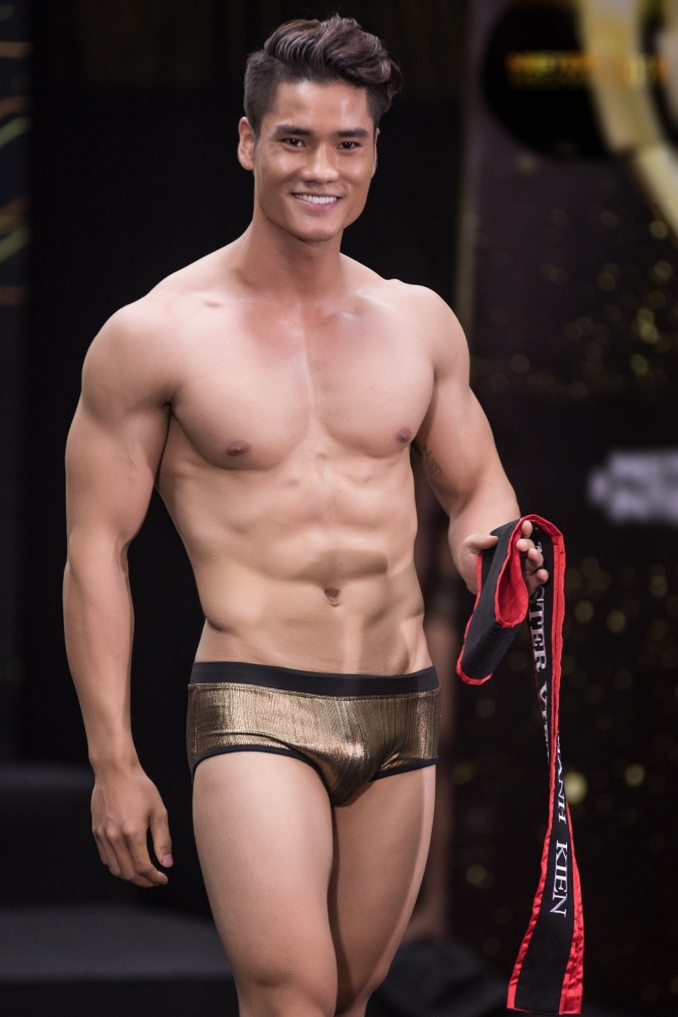 Hình thể ấn tượng của top 3 nam thần Mister Fitness - Mister Việt Nam 2019 - 7 Hình thể ấn tượng của top 3 nam thần Mister Fitness - Mister Việt Nam 2019 - 7