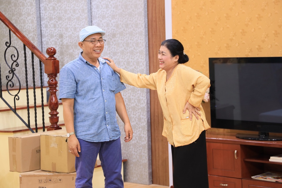 Nghệ sĩ Trung Dân bị cha 97 tuổi mắng vì khoe của - 3 Nghệ sĩ Trung Dân bị cha 97 tuổi mắng vì khoe của - 3