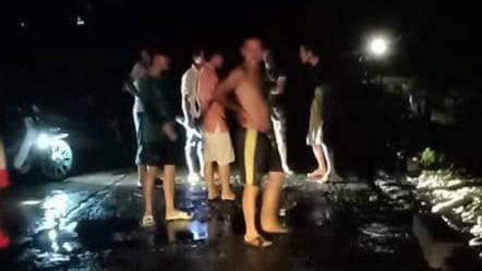 Người đàn ông bị nước cuốn mất tích khi cố vượt ngầm tràn - 1 Người đàn ông bị nước cuốn mất tích khi cố vượt ngầm tràn - 1