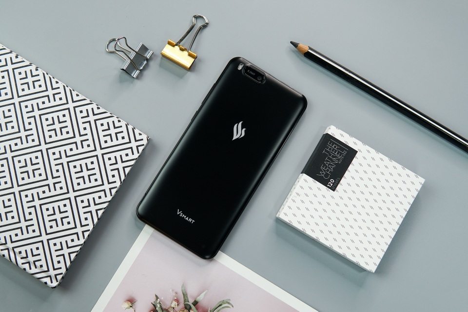 VinSmart tung bộ đôi smartphone mới giá dưới 2 triệu đồng - 2 VinSmart tung bộ đôi smartphone mới giá dưới 2 triệu đồng - 2