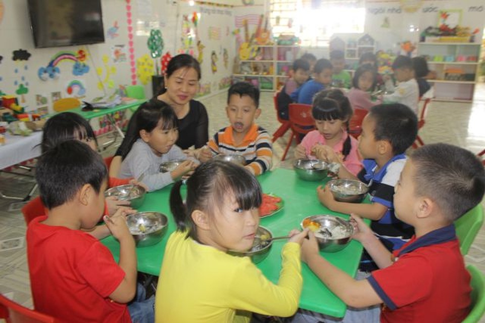 Hà Tĩnh: Hơn 12.000 trẻ mầm non chưa được đến trường do thiếu giáo viên - 1 Hà Tĩnh: Hơn 12.000 trẻ mầm non chưa được đến trường do thiếu giáo viên - 1