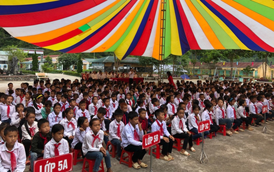 Hà Giang: Hàng trăm em học sinh vui mừng đón nhận lớp học mới trước ngày khai giảng - 2 Hà Giang: Hàng trăm em học sinh vui mừng đón nhận lớp học mới trước ngày khai giảng - 2