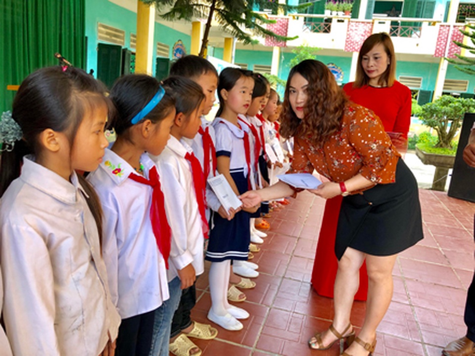 Hà Giang: Hàng trăm em học sinh vui mừng đón nhận lớp học mới trước ngày khai giảng - 11 Hà Giang: Hàng trăm em học sinh vui mừng đón nhận lớp học mới trước ngày khai giảng - 11