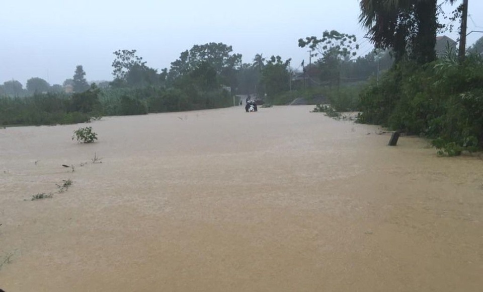 Thanh Hóa: Học sinh nhiều nơi phải nghỉ học do nước dâng cao - 1