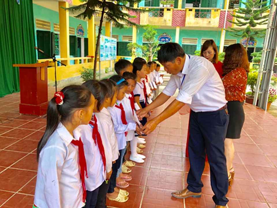 Hà Giang: Hàng trăm em học sinh vui mừng đón nhận lớp học mới trước ngày khai giảng - 10 Hà Giang: Hàng trăm em học sinh vui mừng đón nhận lớp học mới trước ngày khai giảng - 10